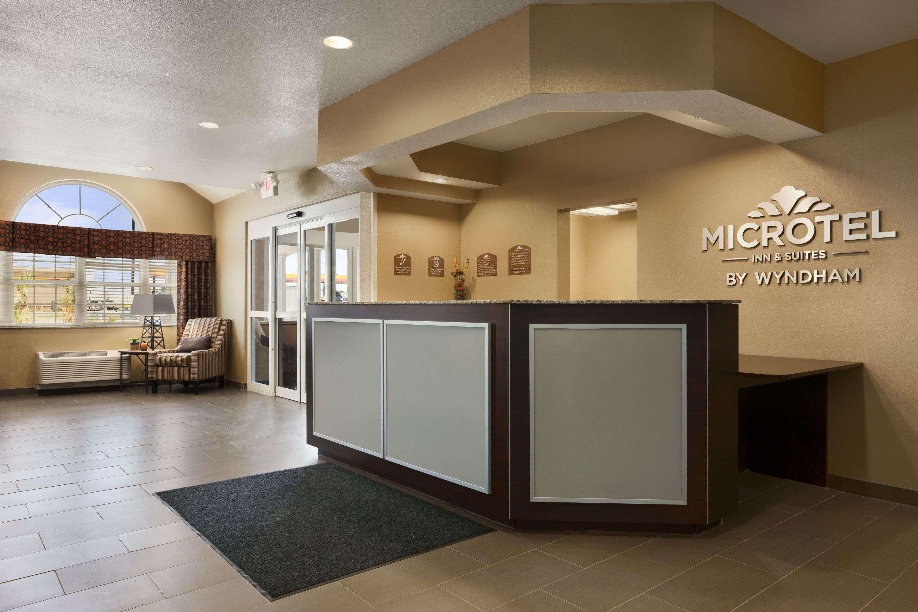 Microtel Inn And Suites Pecos Exterior foto